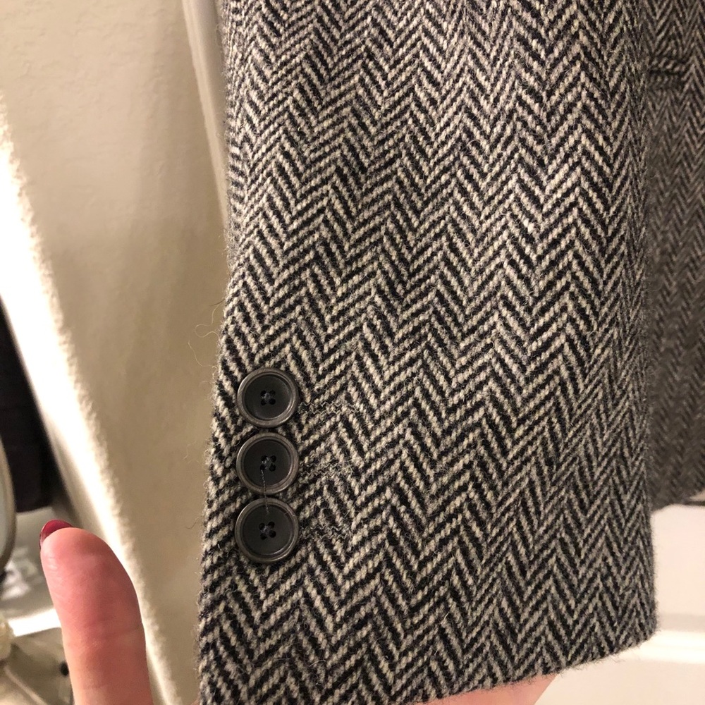 Men's Jacket - Picture 2 of 8